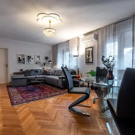 Apartment Spacious 3-br Retreat Sofia