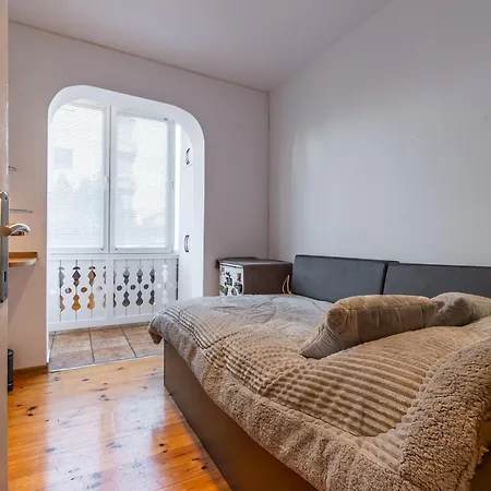 Apartment Spacious 3-br Retreat *