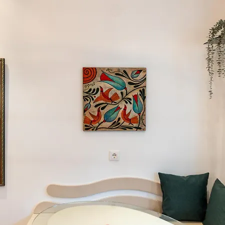 Spacious 3-br Retreat Apartment