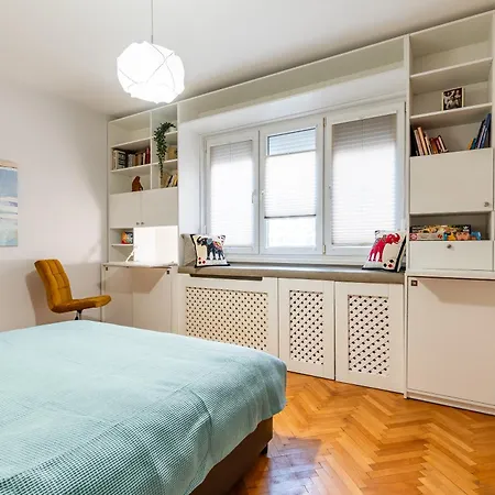 Spacious 3-br Retreat Apartment Sofia